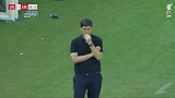 利物浦遭让2追4逆转 场边伊劳拉看上去十分无奈