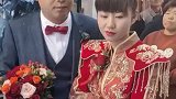 结婚时新娘笑容耐人寻味