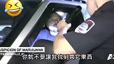 黑人小哥一句话，美国警察彻底破防！