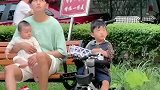 老公也有烦恼吧，为什么别人俩女儿自己却俩儿