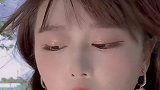 轻轻敲醒沉睡的心灵 慢慢张开你的眼睛 看看忙碌的世界 是否依然 孤独的转个不停️