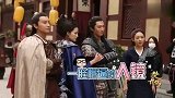 李沁正在拍杀青照，赵丽颖一脸懵入境，网友：颖宝太可爱了！