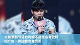 不喝不喝！《中国新歌声》发布会上谢霆锋送周杰伦奶茶！