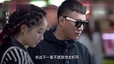 小贩欺骗顾客，不料遇上了大厨，一眼看出龙虾真假！
