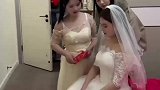 新郎带着自己的女儿出嫁，新娘一个小小的举动亮了