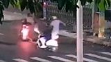 惊险抓捕现场！民警飞身拦车被拖行20余米 毒贩欲逃终被捉