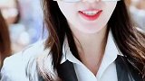 刘诗诗产后复出这笑容真甜美