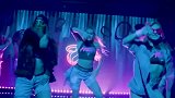 篮球-18年-热火啦啦队上演劲爆街舞秀 这样的小姐姐请给我来一打-专题
