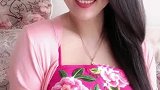 女人身材很丰满，女人味很足