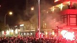 西甲-1617赛季-赫罗纳球迷街头点燃焰火 庆祝球队首次升入西甲-新闻