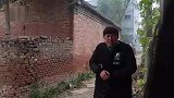 女婿去找岳母要拆迁款，岳母不给反被暴打，幸亏老天开眼