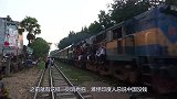 难怪印度人总说中国没钱，到了印度富人区，才知差距有多大