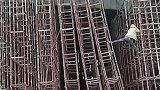 原来拆卸脚手架可以这么简单