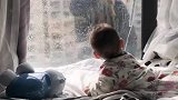 物业叔叔擦窗户，被宝宝美色诱惑的献上香吻