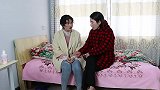 母亲逼女儿嫁40多的老男人，女儿含泪答应，新婚夜，女儿乐了