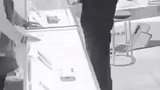 一个举动影响一个人，一份善意融化一颗心！
