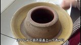 泡菜坛边不要再养水了，用这样的方法，一年都不用洗，泡菜漂亮
