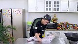 天冷了半吨请小舅子吃“羊蝎子火锅”汤鲜味美，好吃暖身