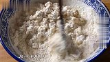 爱吃鱼的人，试试这个新做法，把鱼包到饼子里，真的太好吃了