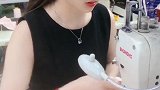 都说女人干活时候最美，看到小姐姐这样子，网友堪当厂花！