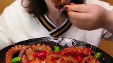 一口吃四个小灯泡头