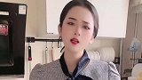 美女：再省钱，你也不能在厨房按个声控灯啊！