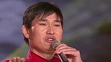 42岁一夜成名，收获了鲜花和掌声，妻子和儿女却不争气