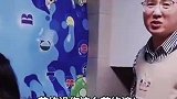 不要在厨房里安装声控灯哦，邻居：他们家一到饭点就蹦迪