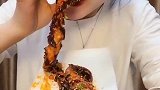 吃货吃香辣章鱼足，鲜香美味太有食欲了！