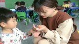 儿子上幼儿园，校长发来这一段视频，感觉这8000学费没白教