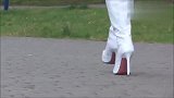试穿的真双白色的长筒靴效果怎么样