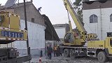 临汾一饭店坍塌事故已致13死 相关大型设备已进场驰援