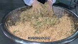 福建闽南菜包粿，用萝卜丝和猪肉炒馅1锅100斤，大叔高峰日炒17锅