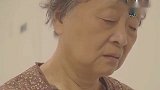 奶奶病重卧床不起，金毛路虎为了给奶奶看病卖身来换钱，感人