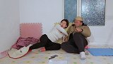 姐夫欠钱不还，小姨子上门催债，姐夫耍无赖，小姨子一招要回