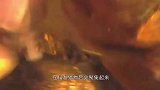 食人鱼溶液有多牛？一个苹果扔进去，只剩下一堆泡沫
