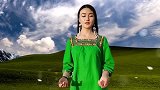 蒙古姑娘一首《情定那拉提》，嗓音高亢，引人入胜