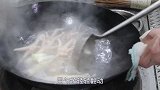 大厨教你做道泡椒凤爪，学会这两个小技巧，做出来比饭店的还好吃