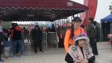 安宁走基层：爱心人士游览龙门石窟上