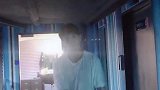 陈汛看起来温文儒雅，原来也有搞怪的时候啊