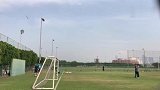 练习折射反应预判 卡佩罗苦练门将有一套