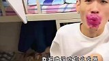 男生的火龙果被偷吃，下次吃完记得照镜子