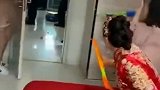 女人输出全靠吼，全副武装的新娘最厉害，差点成全场MVP