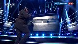 英国最火饶舌歌手创意表演 即兴演唱介绍到场球星