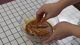 新手福利，30秒教会你“可乐鸡翅”，超级美味，鲜嫩多汁