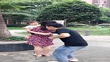 林子大了，什么鸟都有，小孩的东西都敢吃！