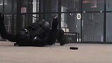 要么一动不动，要动招招致胜！