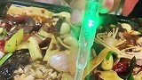 是烤鱼带电，非说是花椒放多了
