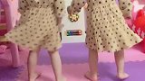 双胞胎姐妹花，新学的“电臀舞”摇起来了，哈哈笑死我了