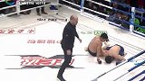 中华虎杨建平 上场扭断日本拳王脖子趴在擂台上直接晕倒过去